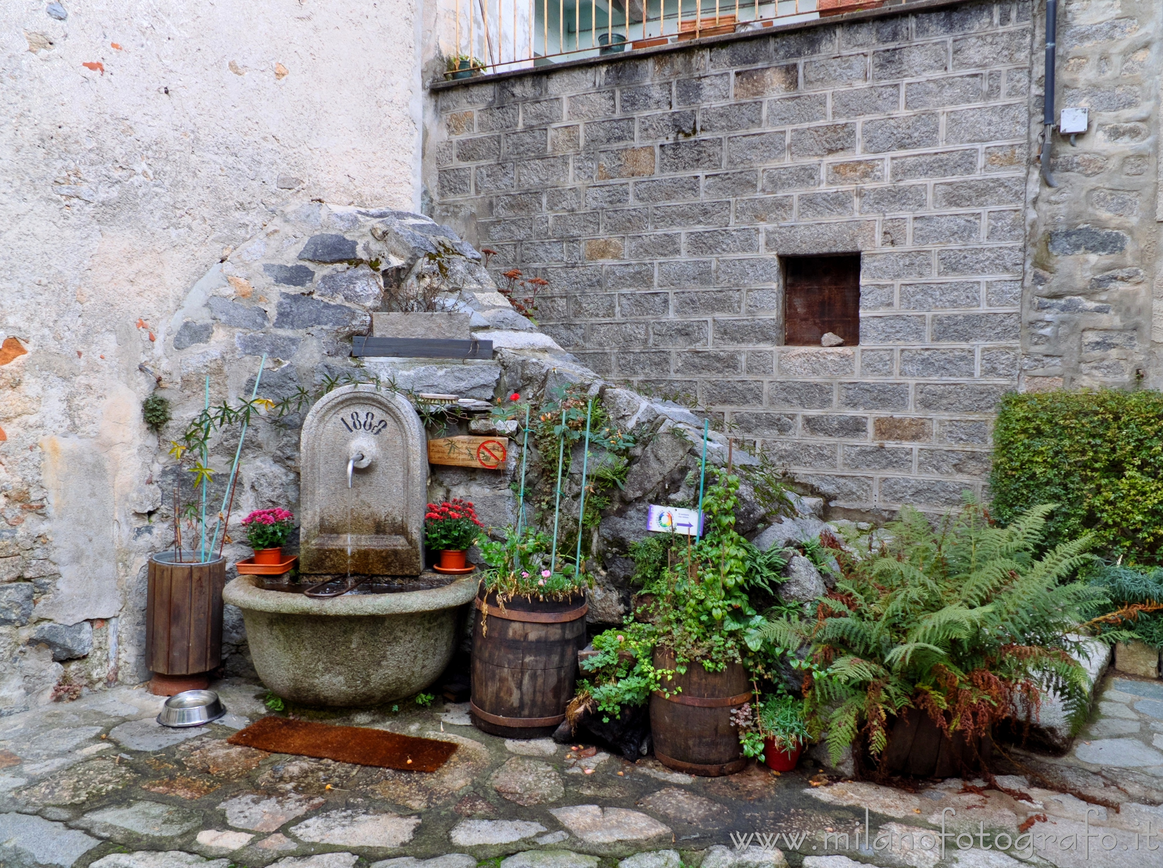 Campiglia Cervo (Biella) - Fontanella nella frazione Sassaia